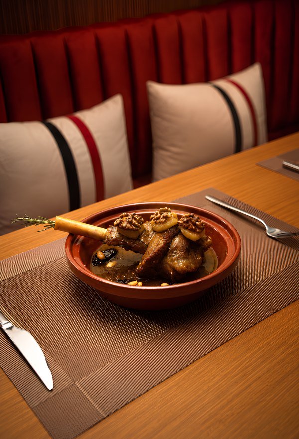 Tajine de souris d'agneau aux figues et amandes